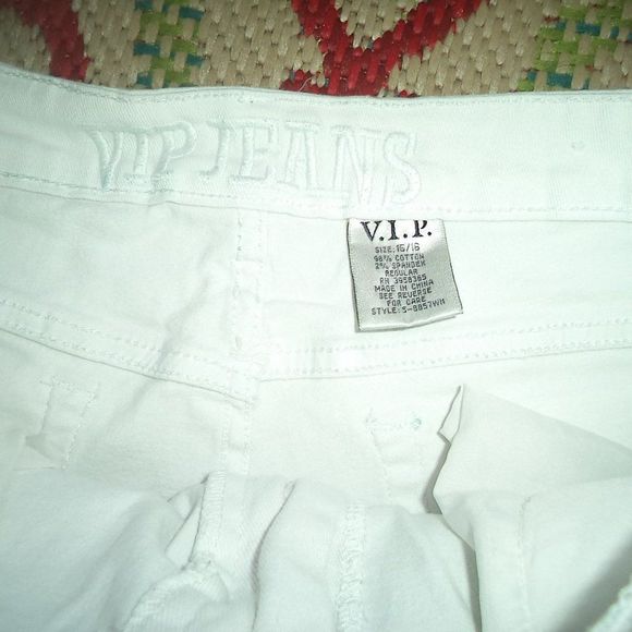 VIP JEANS WHITE STRETCH DESTROYED CROP SKINNY DISTRESSED-WOMENS JRS SIZE 15/16 - Picture 4 of 5